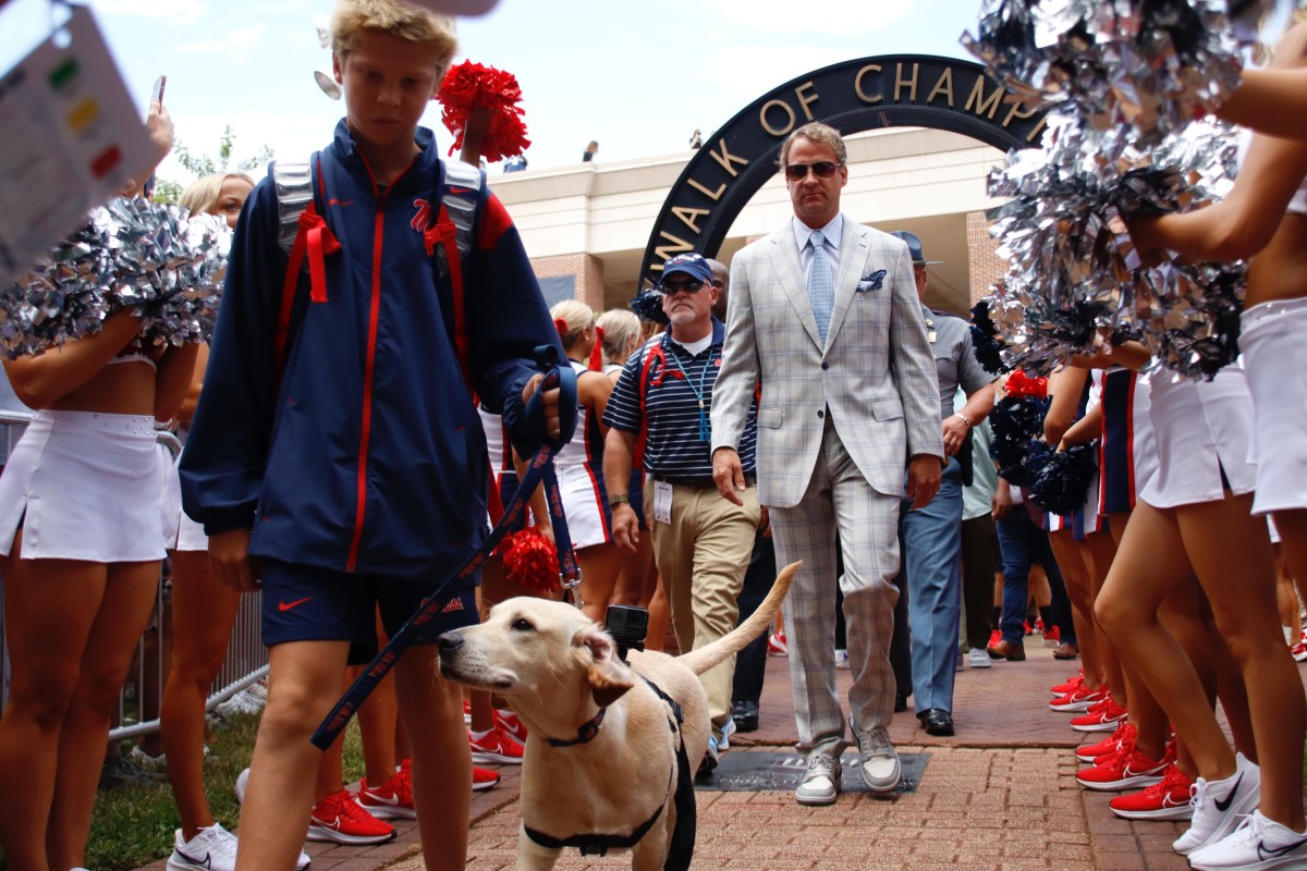 Kiffin_Walk_8JPEG